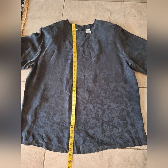 Silx‎ black floral silk top size 1x vintage - Picture 9 of 10